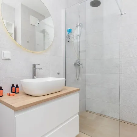 Gdanska Modern With Patio, Parking & Gym By Renters Апартаменты *