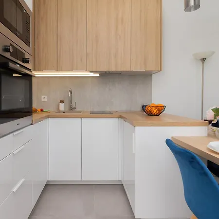 Gdanska Modern With Patio, Parking & Gym By Renters Gdańsk