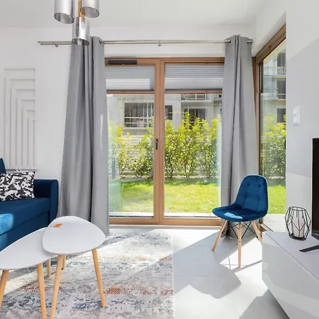 Апартаменты Gdanska Modern With Patio, Parking & Gym By Renters