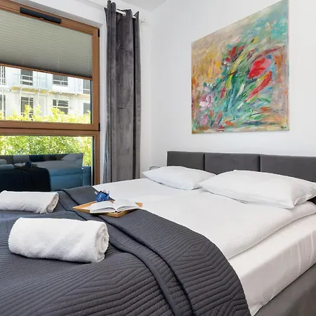 Apartment Gdanska Modern With Patio, Parking & Gym By Renters