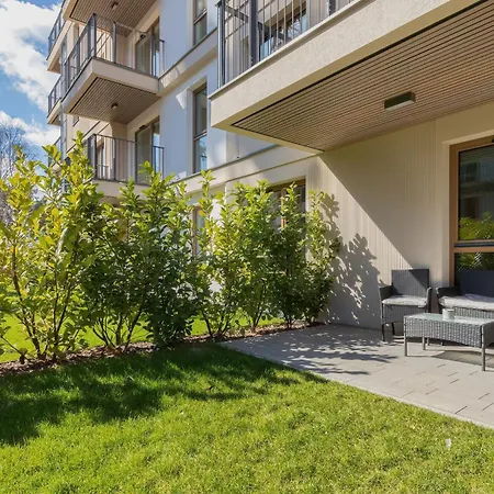 Gdanska Modern With Patio, Parking & Gym By Renters Apartment *
